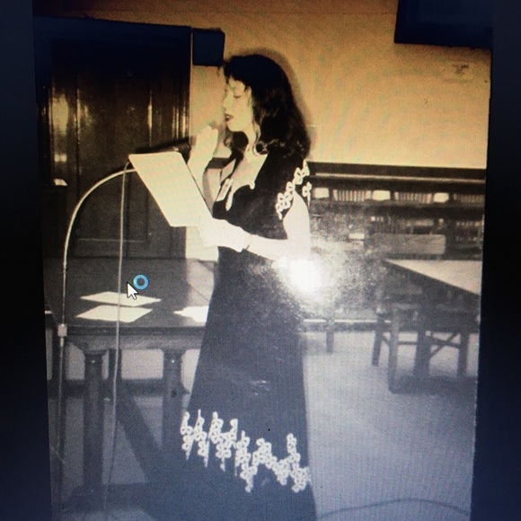 Meet your Posher, Anne Marie Poshmark Ambassador - Picture 2 of 16